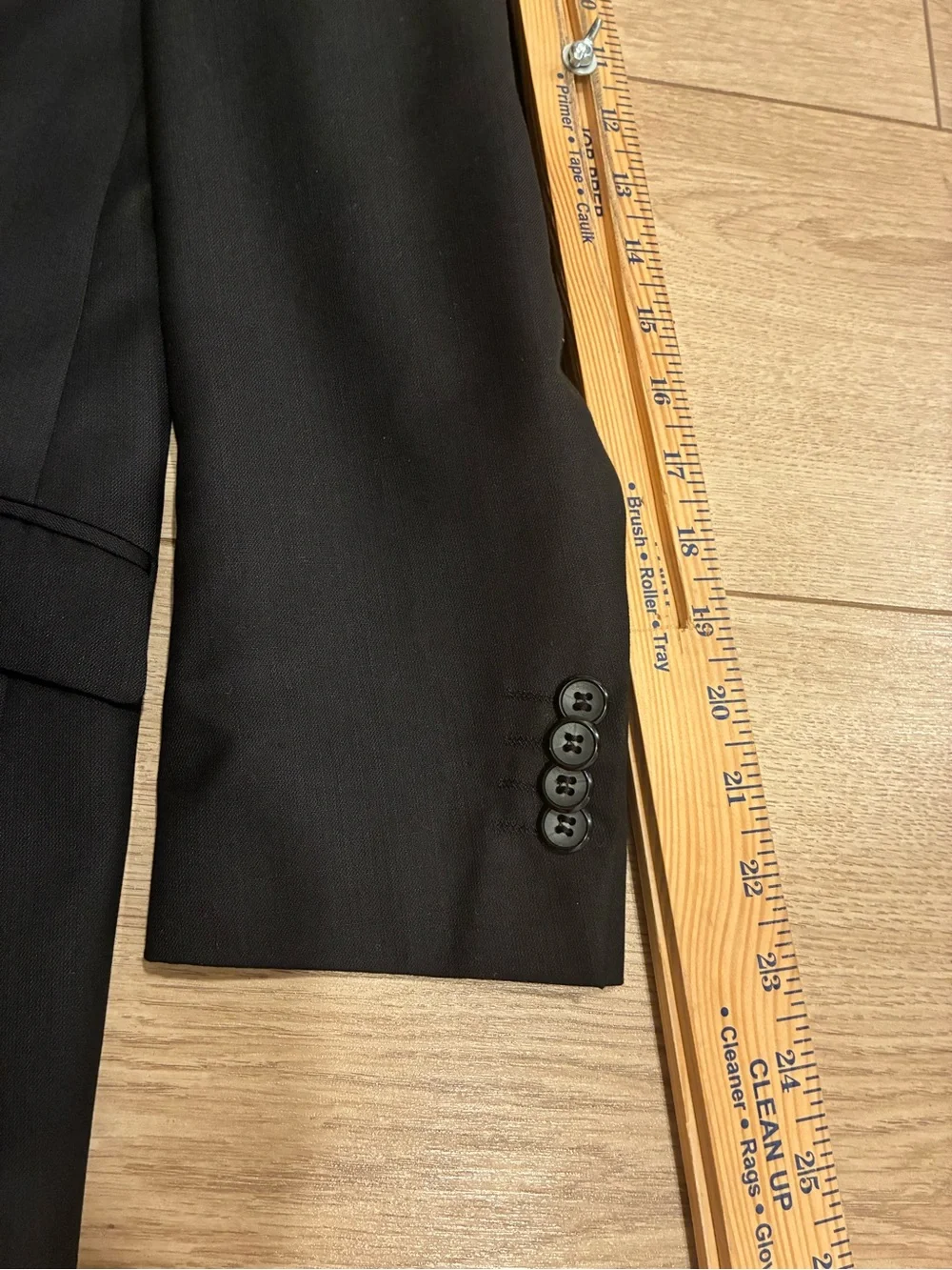 Tavio Men’s Two Button Black Two Piece Suit Size 36S/28x29
